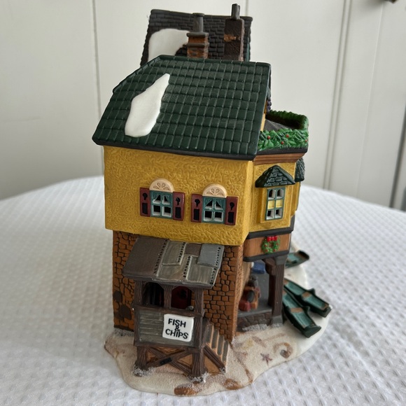 Department 56 “The Grapes Inn” - Picture 3 of 7